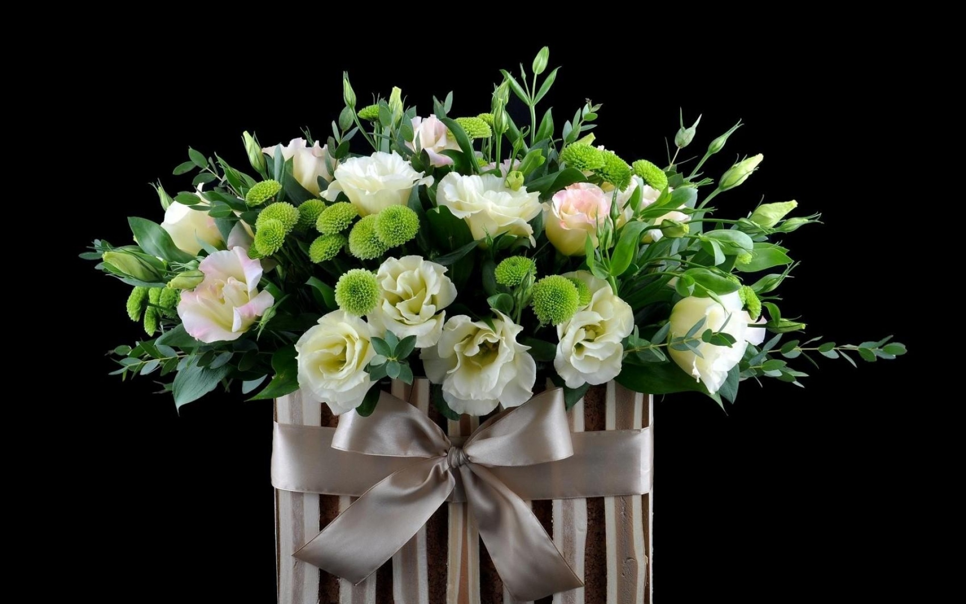 Картинки Lisianthus russell, цветы, хризантема, зелень, подарок, лук фото и обои на рабочий стол