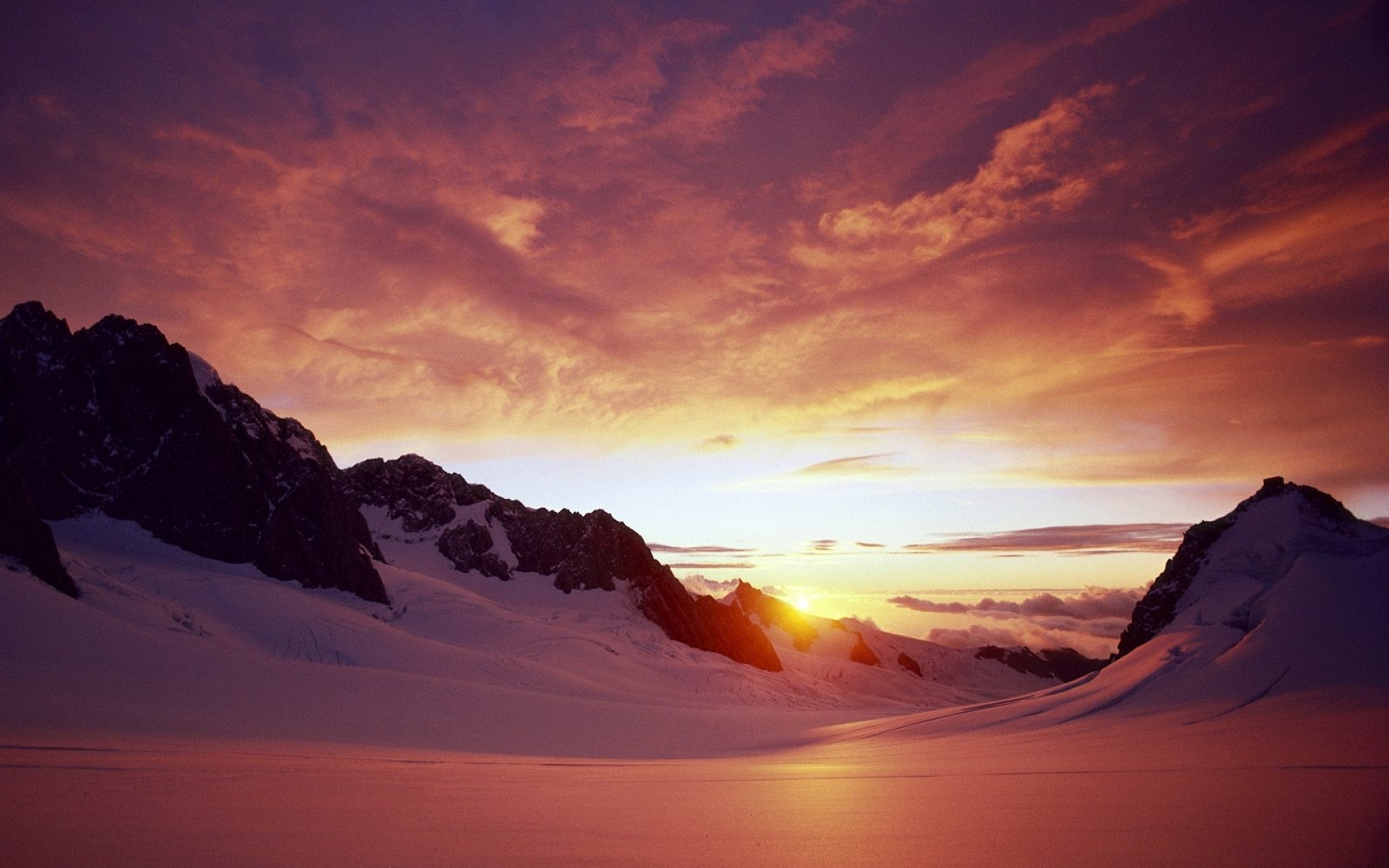 Картинки Рассвет, утро, снег, поверхность, горы фото и обои на рабочий стол