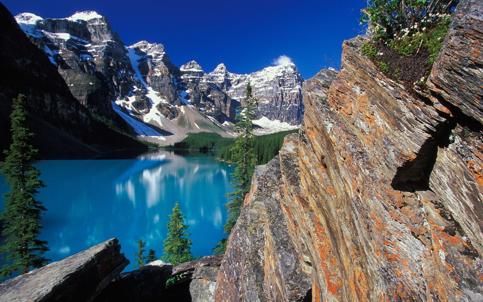 Картинки Моренское озеро, Канада, озеро, девственная природа, скалы, скала, синий фото и обои на рабочий стол