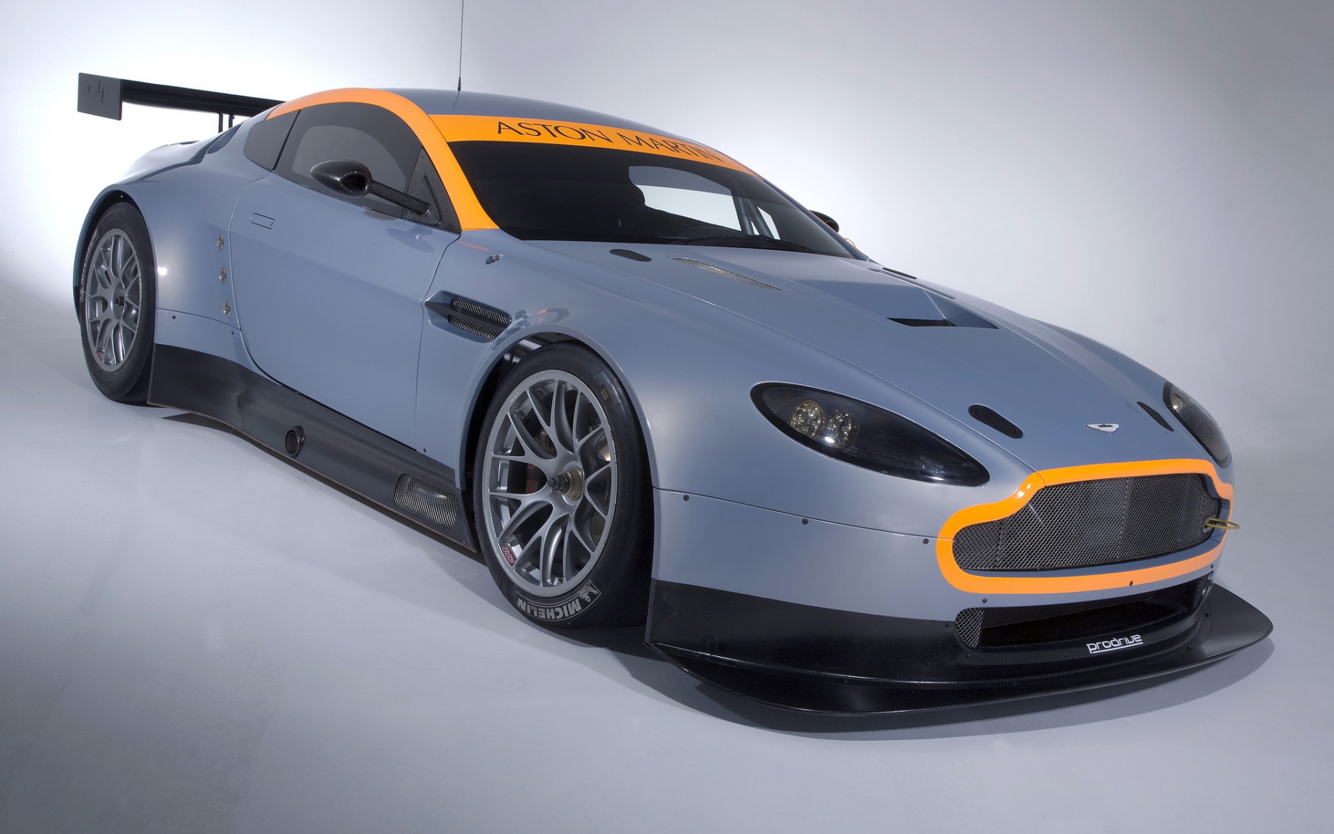 Картинки Aston martin, v8, vantage, 2008, серый, вид сбоку, стиль фото и обои на рабочий стол