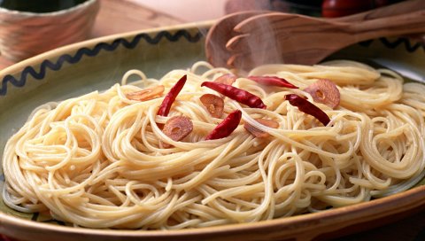 Макароны, чили, основное блюдо, красное вино