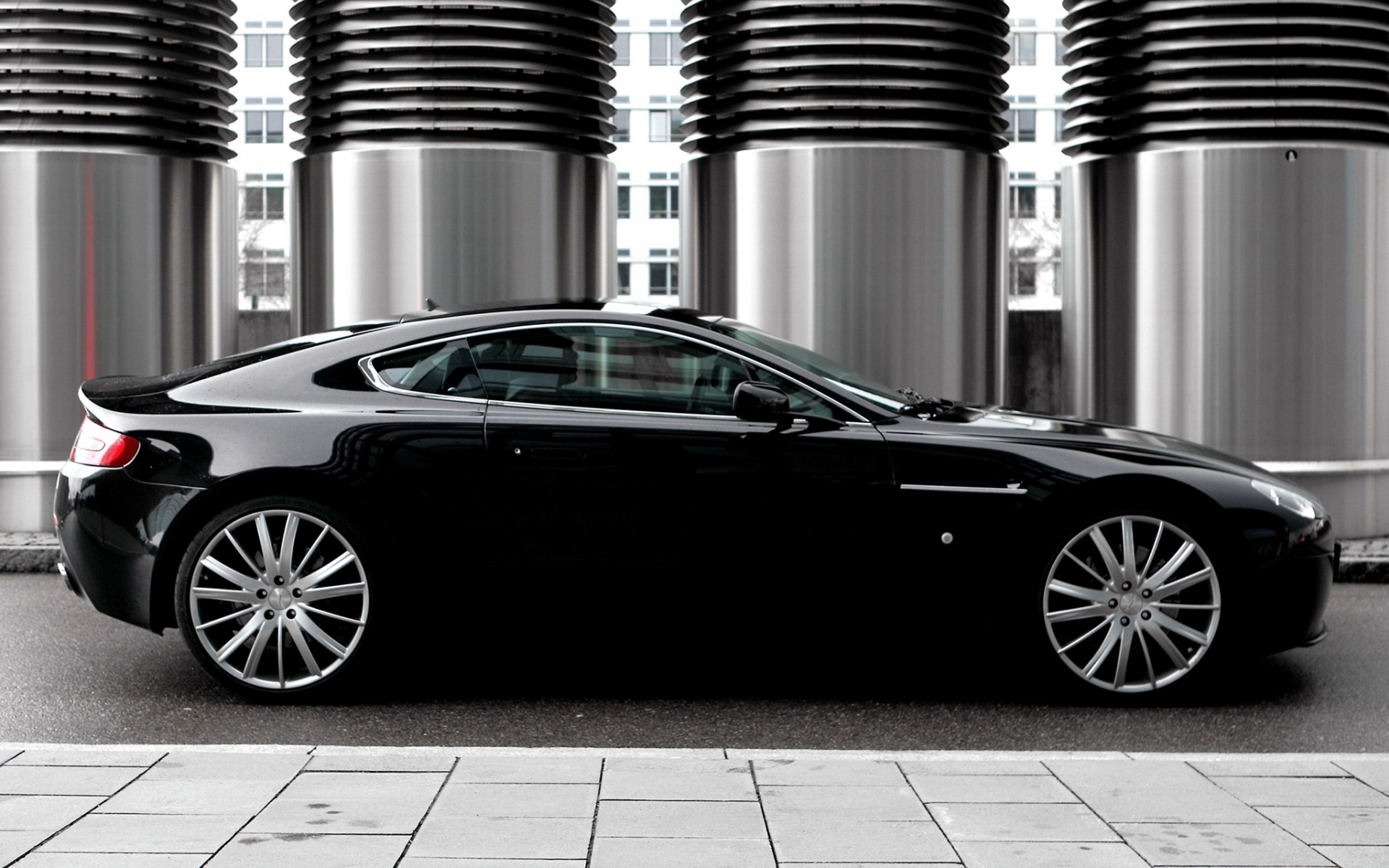 Картинки Aston martin, v8, vantage, 2007, черный, вид сбоку, стиль фото и обои на рабочий стол