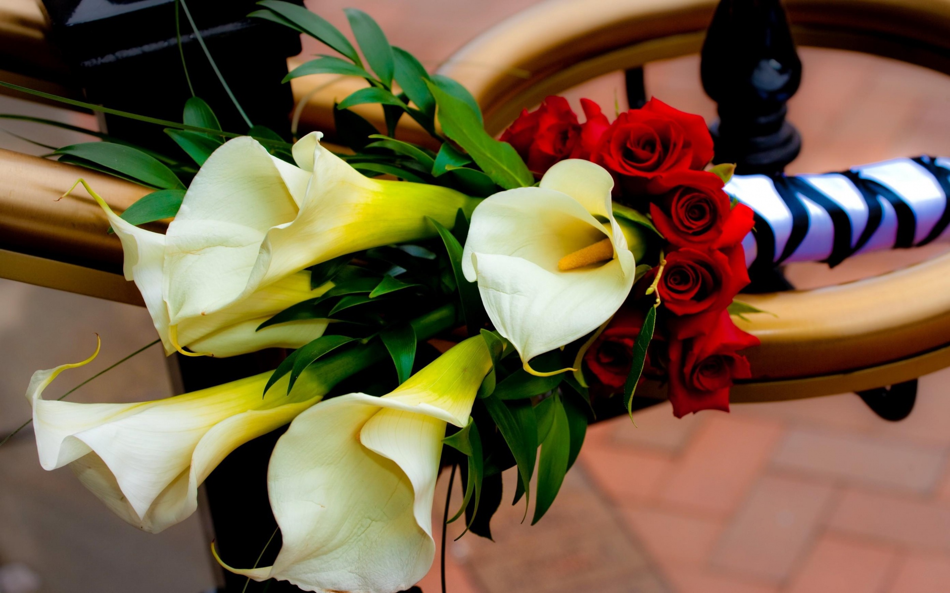 Картинки Розы, каллы лилии, цветы, букет, украшение, красивые фото и обои на рабочий стол