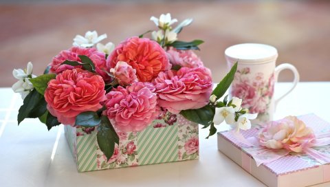 Розы, цветы, бутоны, коробка, подарок, сюрприз, чашка