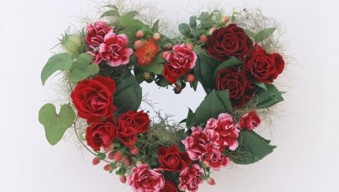Розы, гвоздики, цветы, травы, листья, сердца, венок