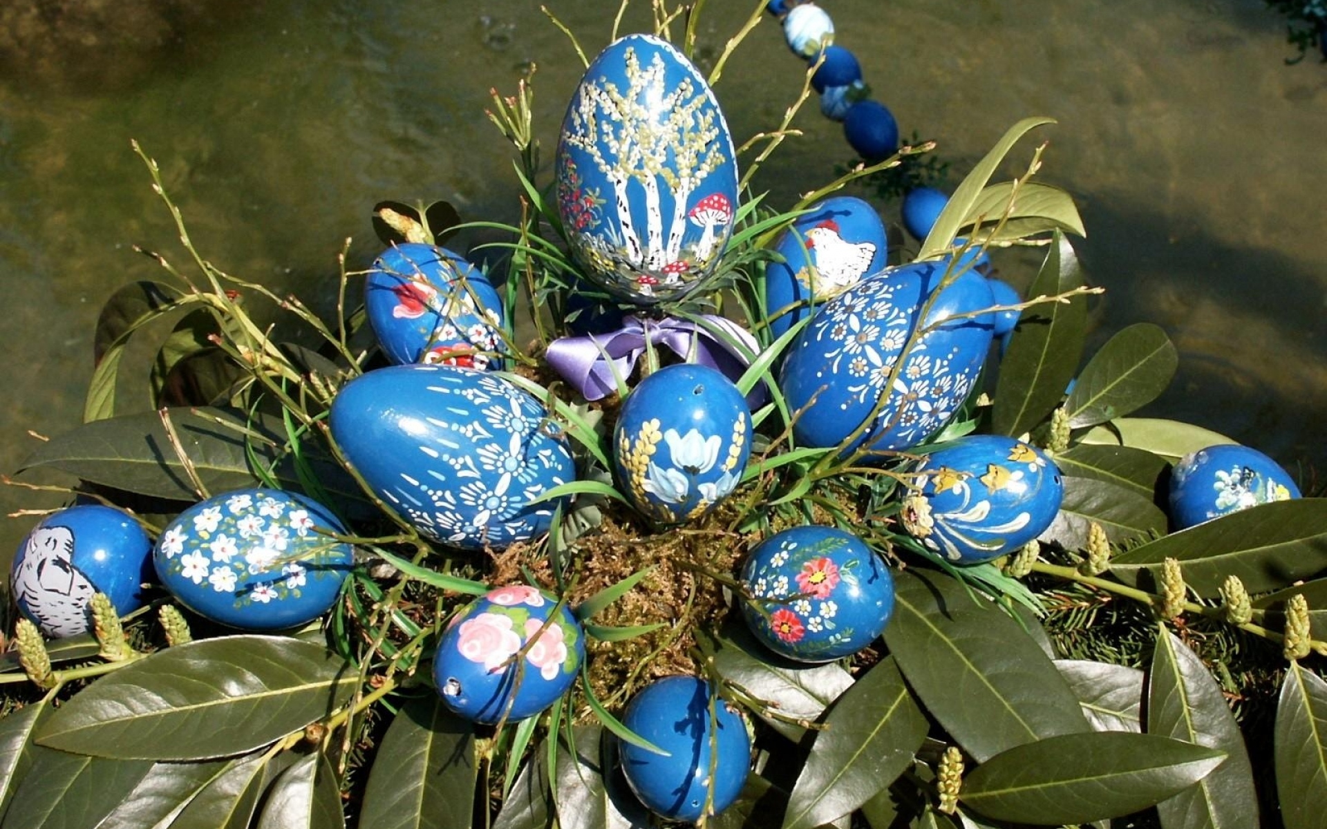 Картинки Паша, пир, лавры, яйца, вода, травы фото и обои на рабочий стол