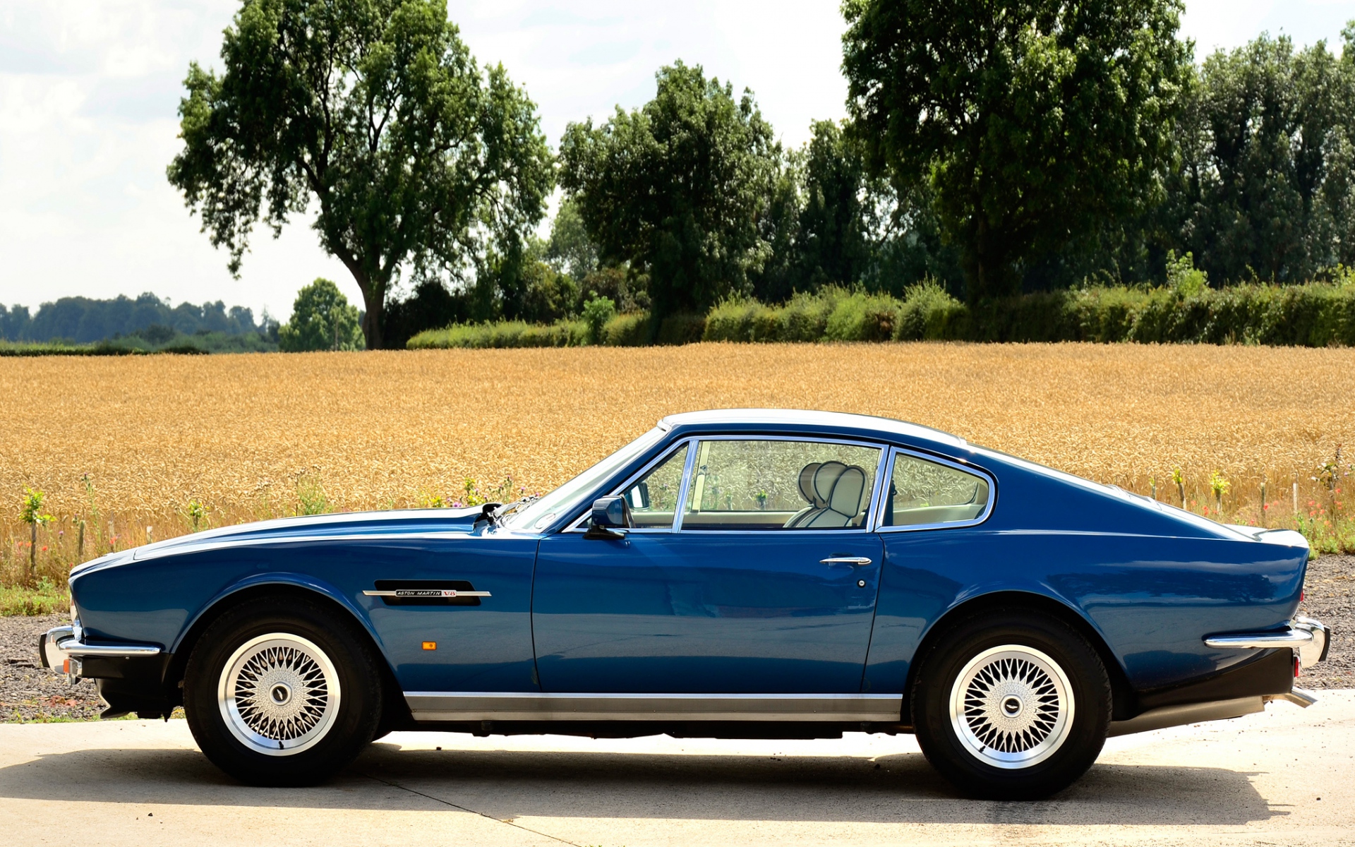 Aston Martin v8 1972