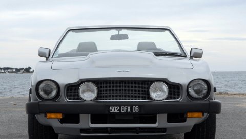 Aston martin, v8, volante, 1977, серый, вид спереди, автомобиль, море, кабриолет