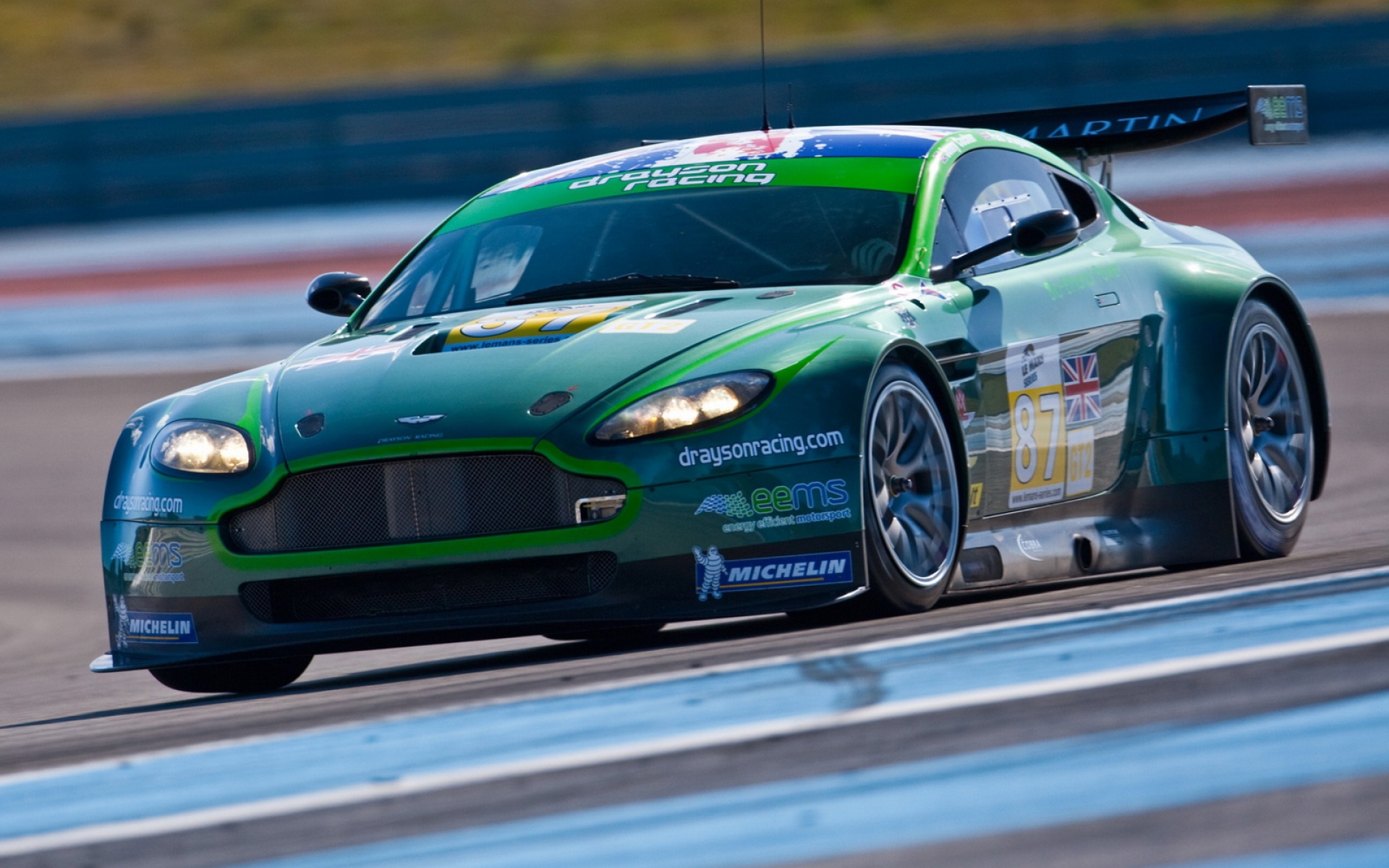 Картинки Aston martin, v8, vantage, 2009, зеленый, вид спереди, автомобили, спорт фото и обои на рабочий стол