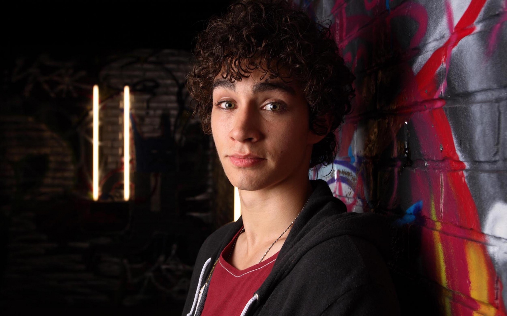 Картинки Robert sheehan, мальчик, брюнетка, волосы, человек фото и обои на рабочий стол