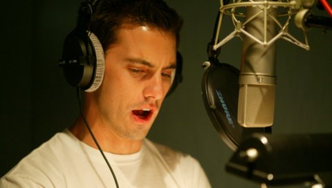 Milo ventimiglia, брюнетка, микрофон, запись, студия
