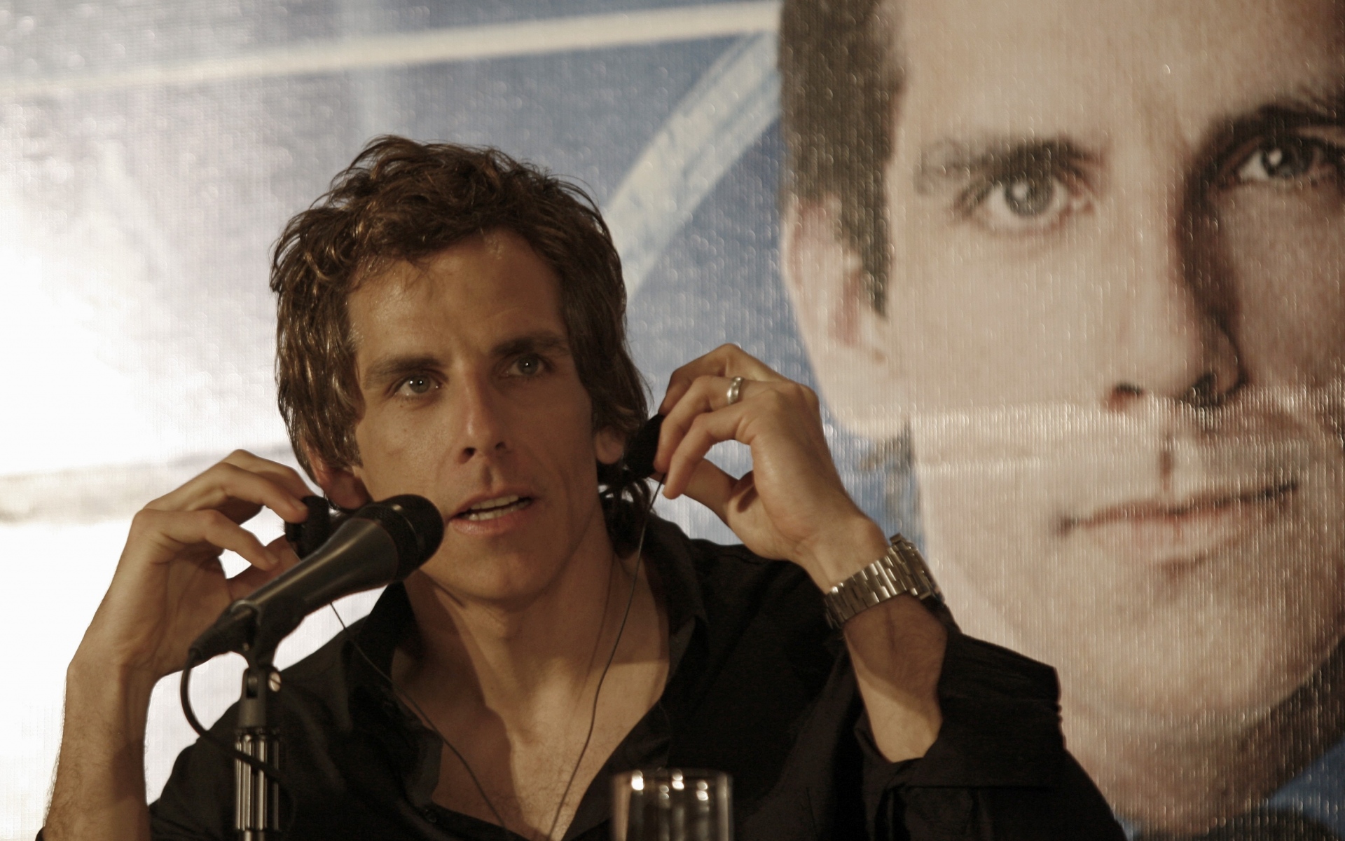Картинки Ben stiller, брюнетка, знаменитость, фестиваль, микрофон, интервью фото и обои на рабочий стол