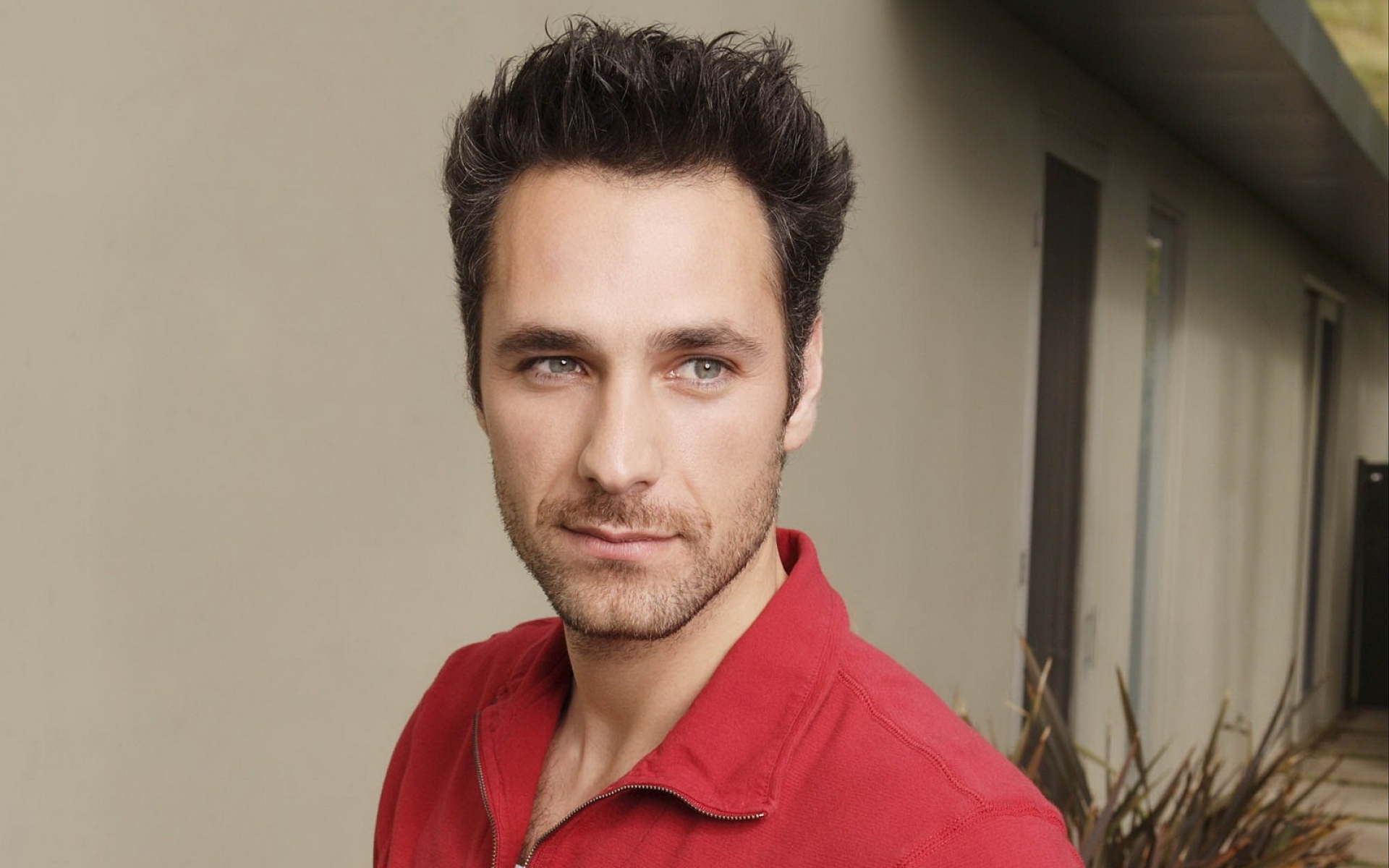 Картинки Raoul bova, брюнетка, актер, знаменитость, рубашка фото и обои на рабочий стол