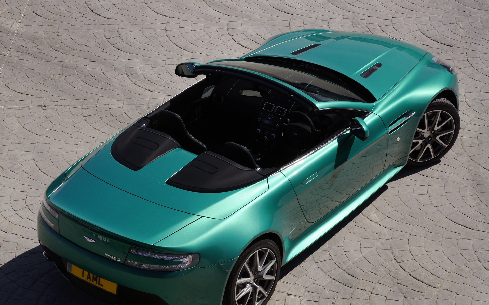 Картинки Aston martin, v8, vantage, 2011, изумруд, вид сверху, стиль, кабриолет фото и обои на рабочий стол