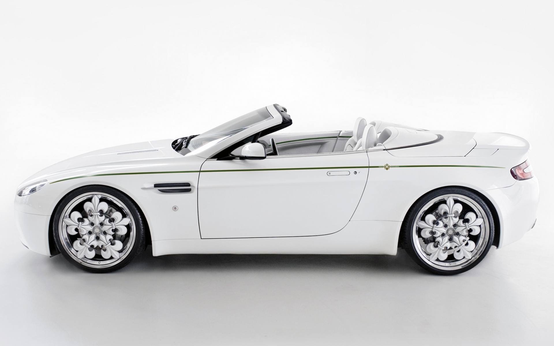 Картинки Aston martin, v8, vantage, 2010, белый, вид сбоку, стиль фото и обои на рабочий стол