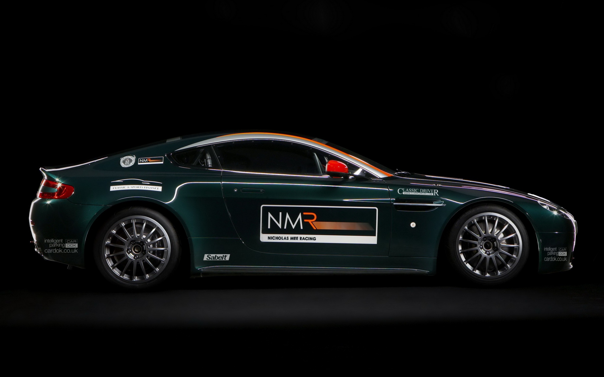 Картинки Aston martin, v8, vantage, 2009, зеленый, вид сбоку, спорт, стиль фото и обои на рабочий стол