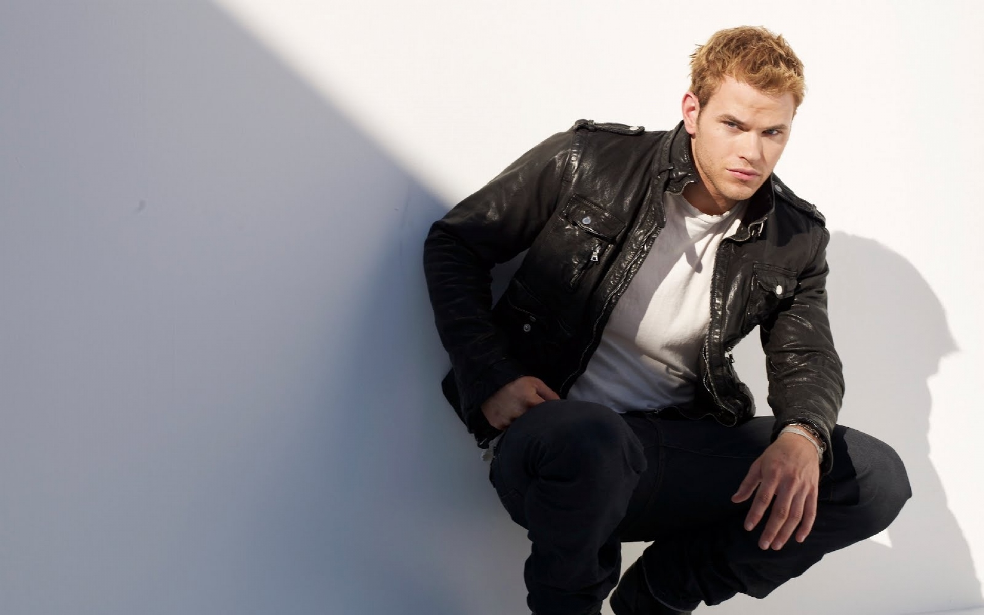 Картинки Kellan lutz, светлые волосы, куртка, стиль, фотосессия фото и обои на рабочий стол