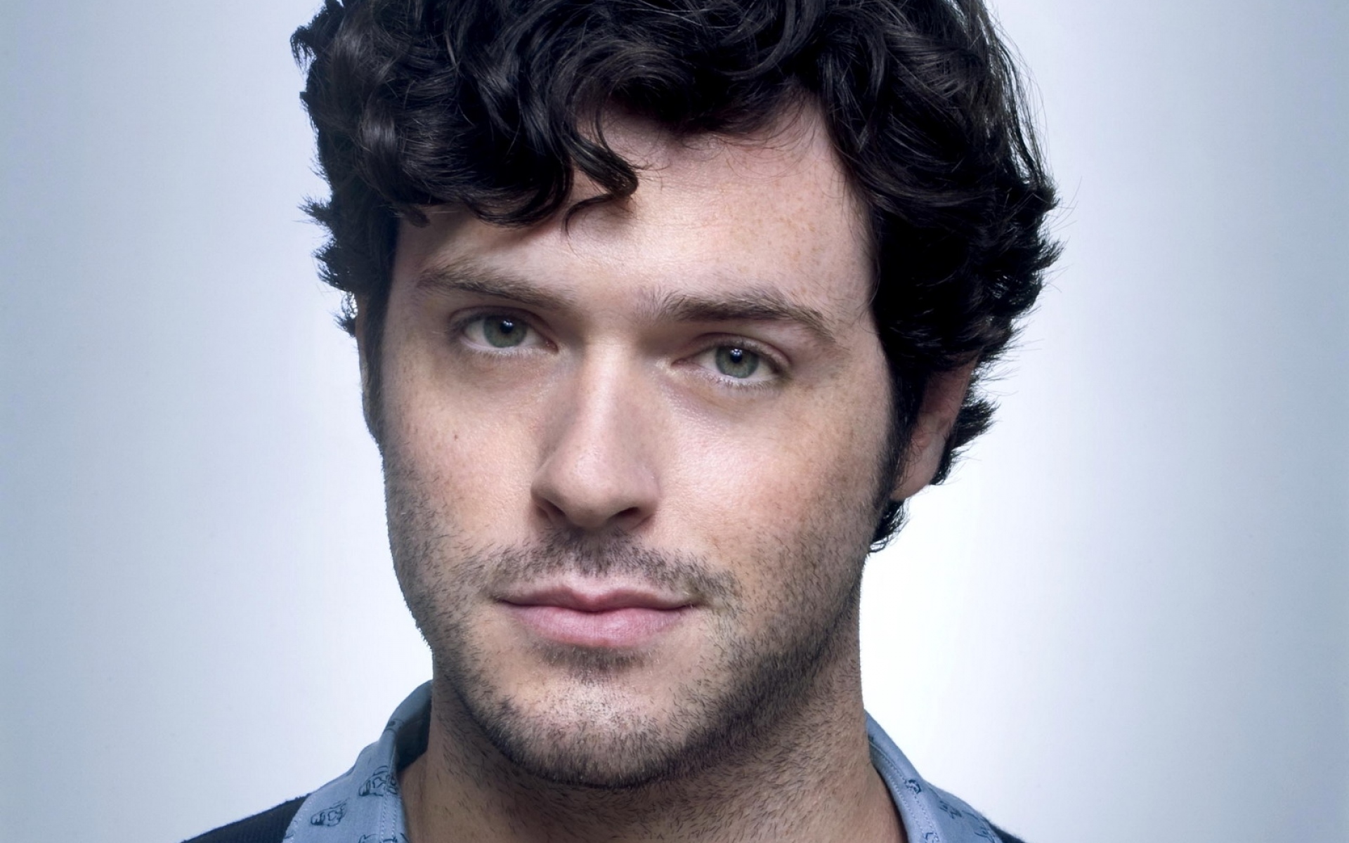 Картинки Brendan hines, брюнетка, волосы, лицо, глаза фото и обои на рабочий стол