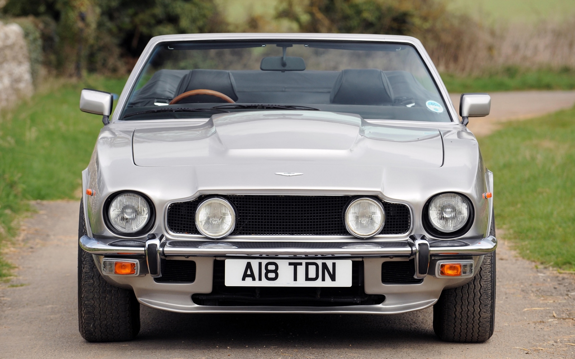 Картинки Aston martin, v8, volante, 1977, серебро, вид спереди, ретро, ??авто фото и обои на рабочий стол