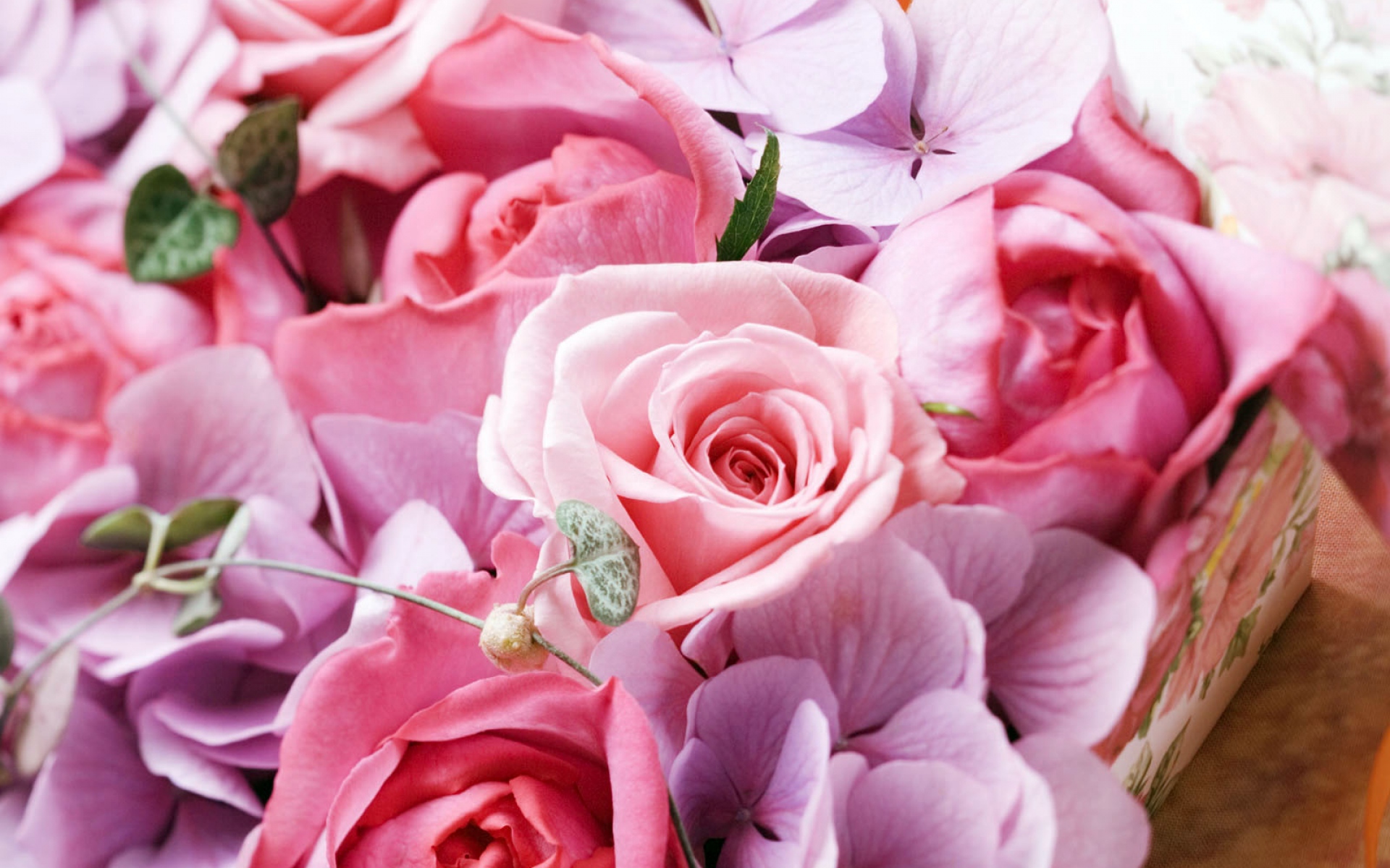 Розы маме стихи. Цветы красиво. Роскошные цветы. Красивый букет цветов с днем рождения. С днём рождения женщине красивые букеты.
