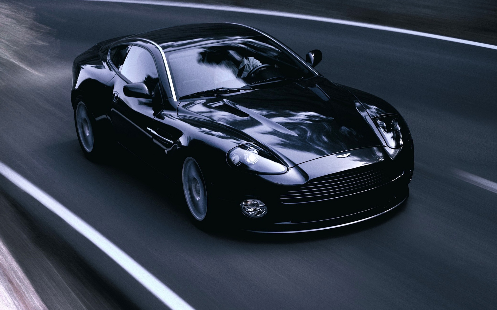 Картинки Aston martin, v12, побеждает, 2004, черный, вид спереди, стиль, асфальт фото и обои на рабочий стол