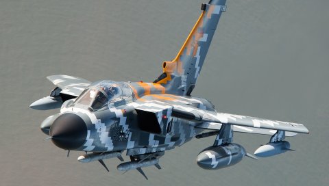 Поворот, самолет, торнадо