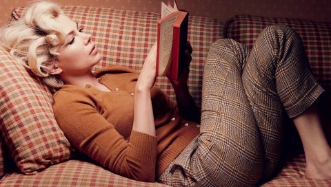 Мишель Уильямс, актриса, образ, блондин, книга, праздник, стиль
