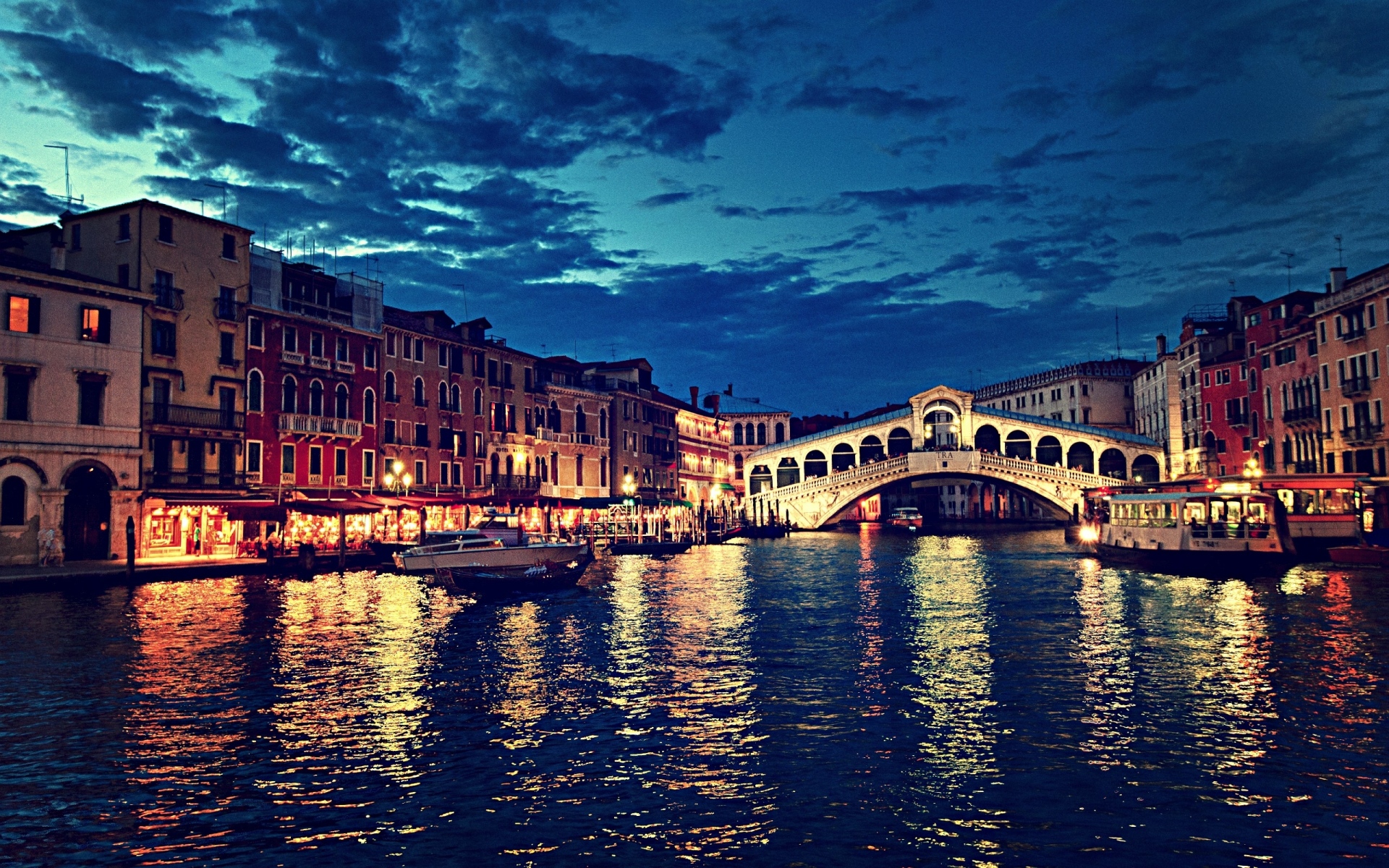 Картинки Мост Риальто, Италия, ночь, река, здание фото и обои на рабочий стол
