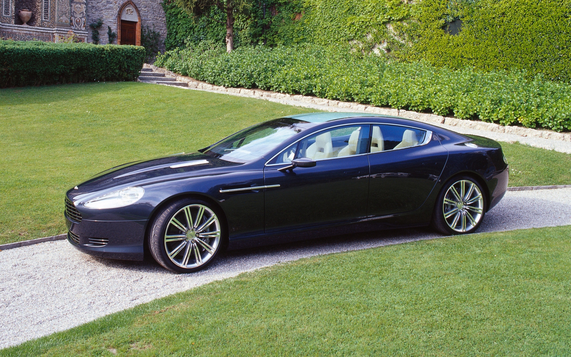 Картинки Aston martin, rapide, 2006, синий, вид сбоку, концепт-кар, природа фото и обои на рабочий стол