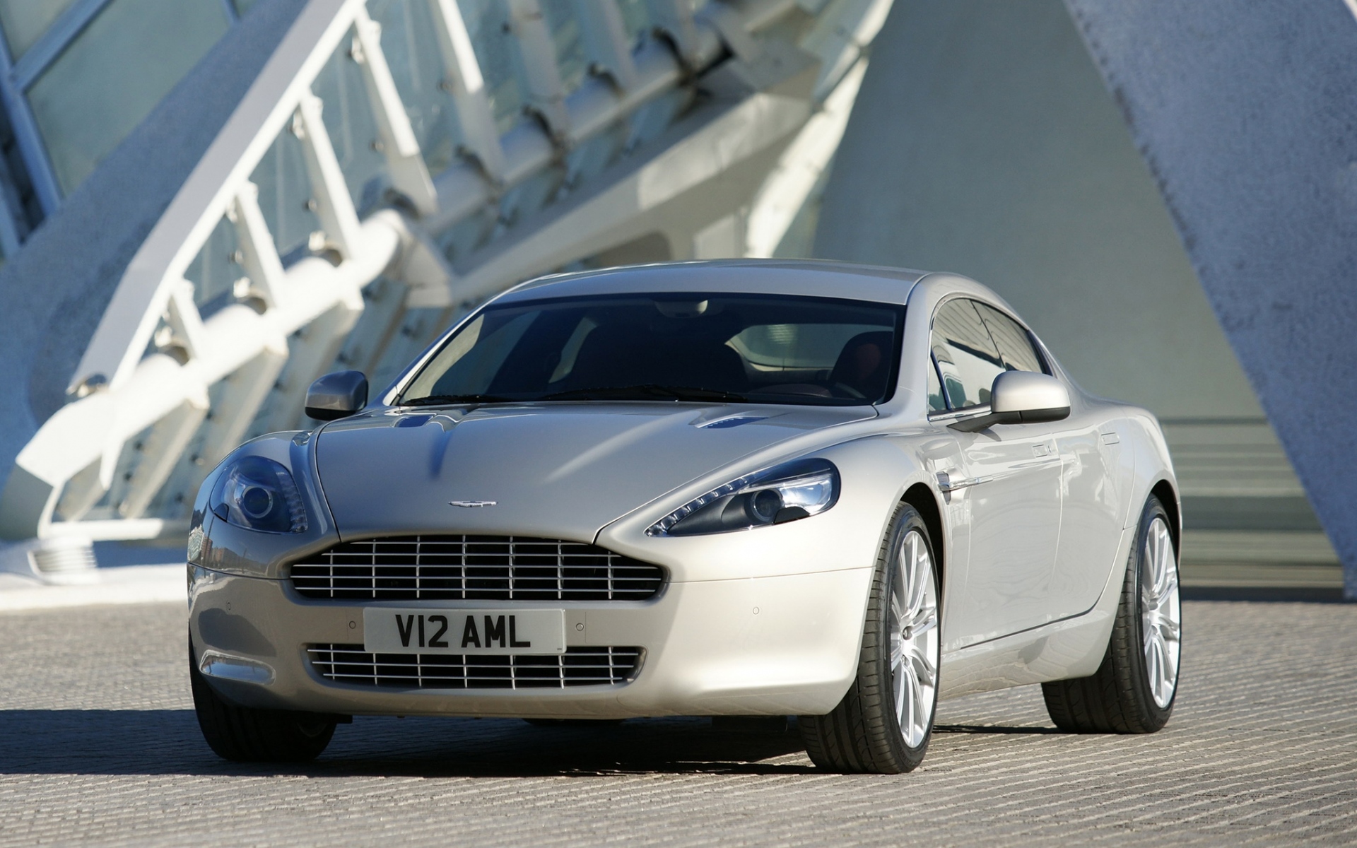 Картинки Aston martin, rapide, 2009, серебро, вид спереди, авто фото и обои на рабочий стол