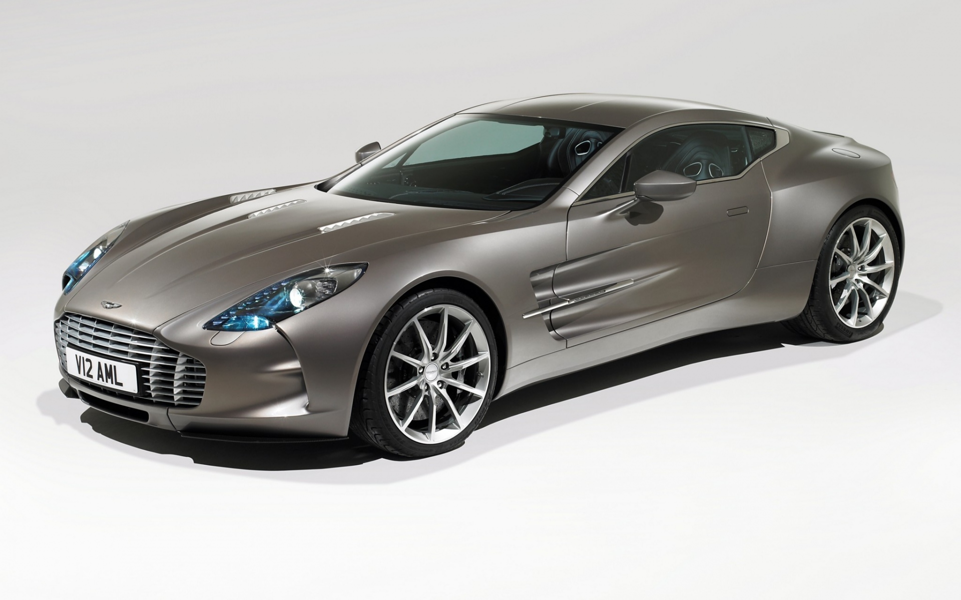 Картинки Aston martin, one-77, 2009, серый, вид сбоку, спорт, авто фото и обои на рабочий стол