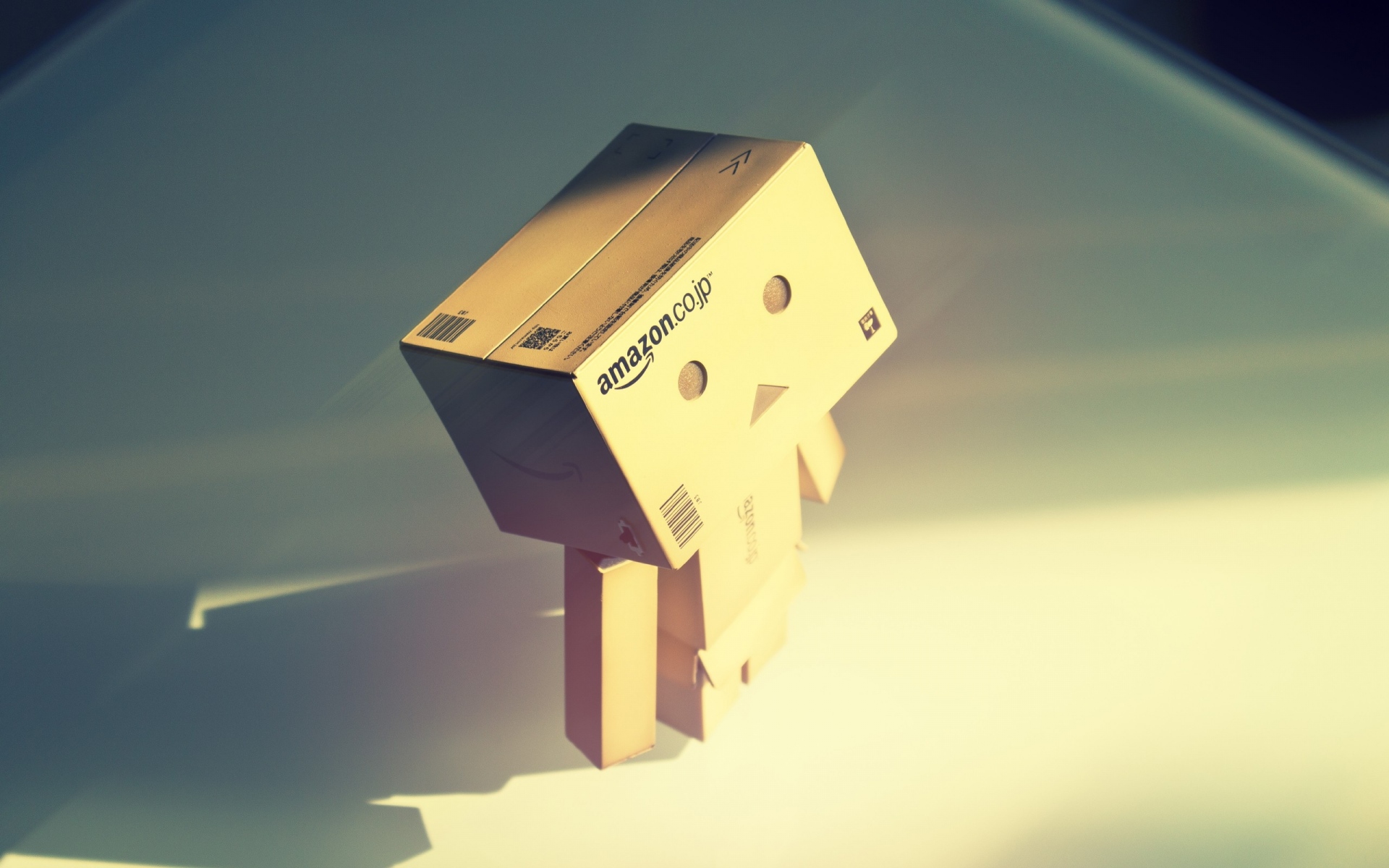 Картинки Danboard, тень, солнечный свет, коробка фото и обои на рабочий стол