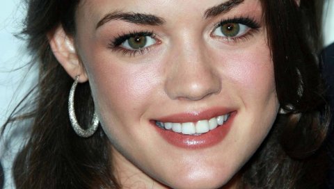 Lucy hale, брюнетка, улыбаясь, лицо, зеленоглазая, крупный план