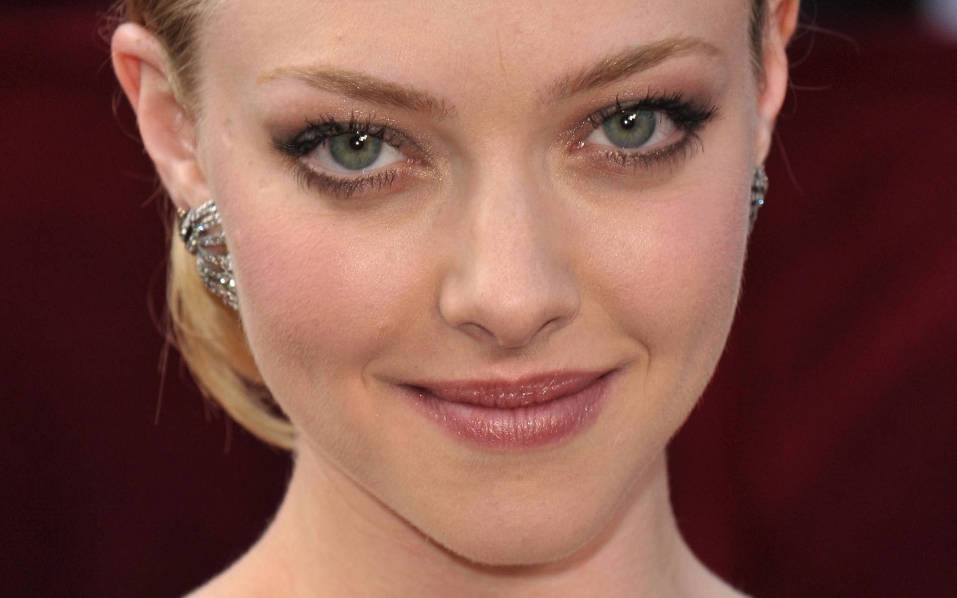 Картинки Аманда seyfried, блондинка, лицо, макро, улыбаясь фото и обои на рабочий стол