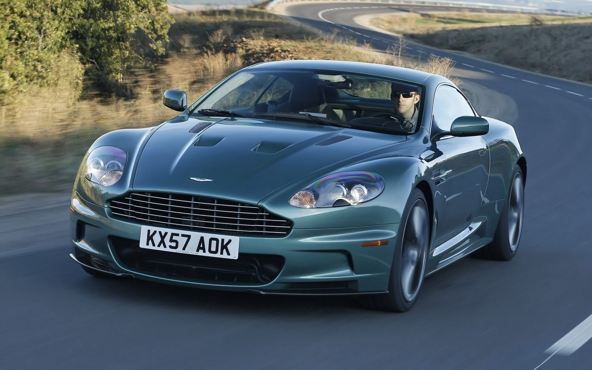 Картинки Aston martin, dbs, 2008, зеленый, вид спереди, автомобили, скорость фото и обои на рабочий стол
