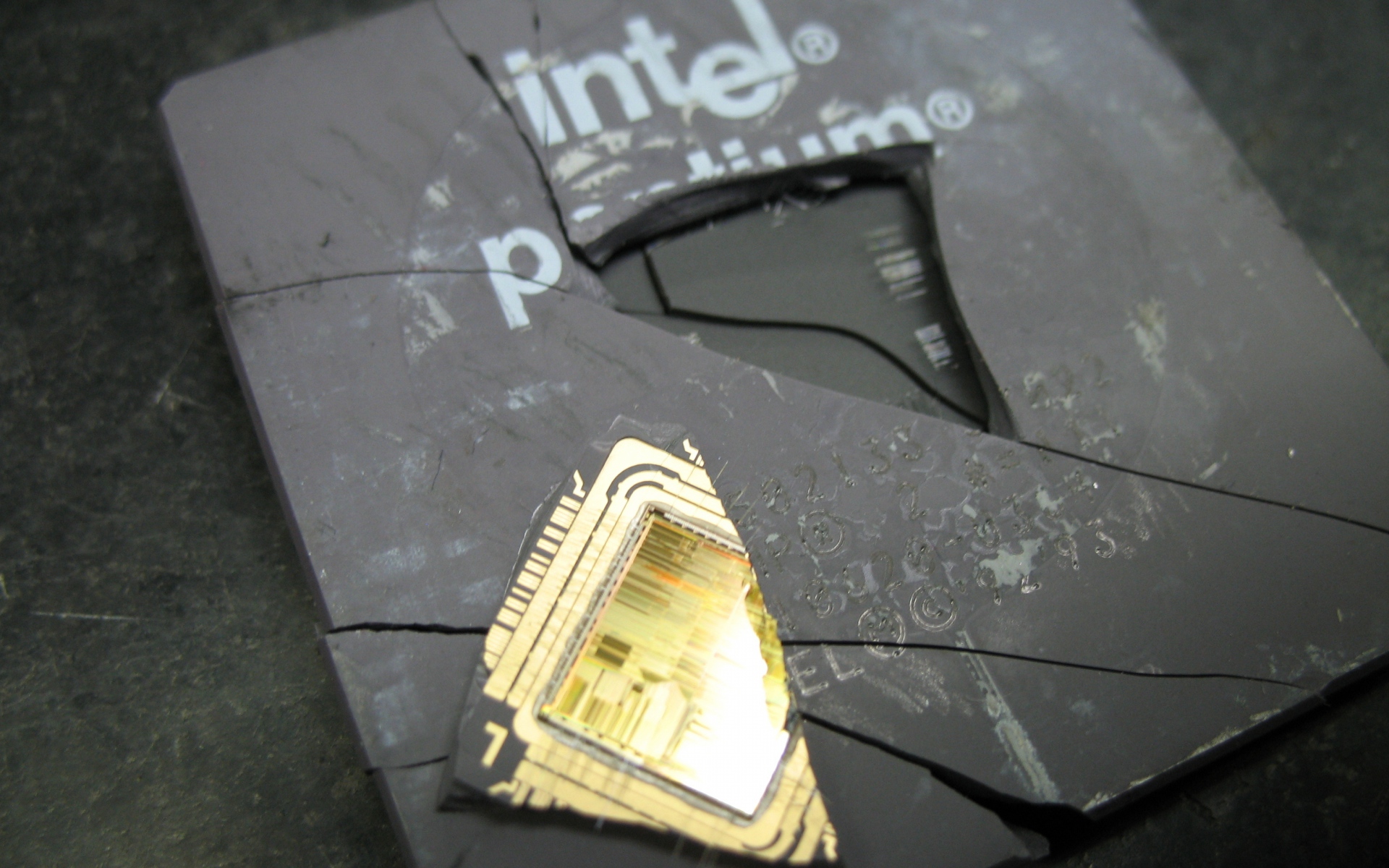 Картинки Intel, процессор, процессор, сломанный, треснувший фото и обои на рабочий стол