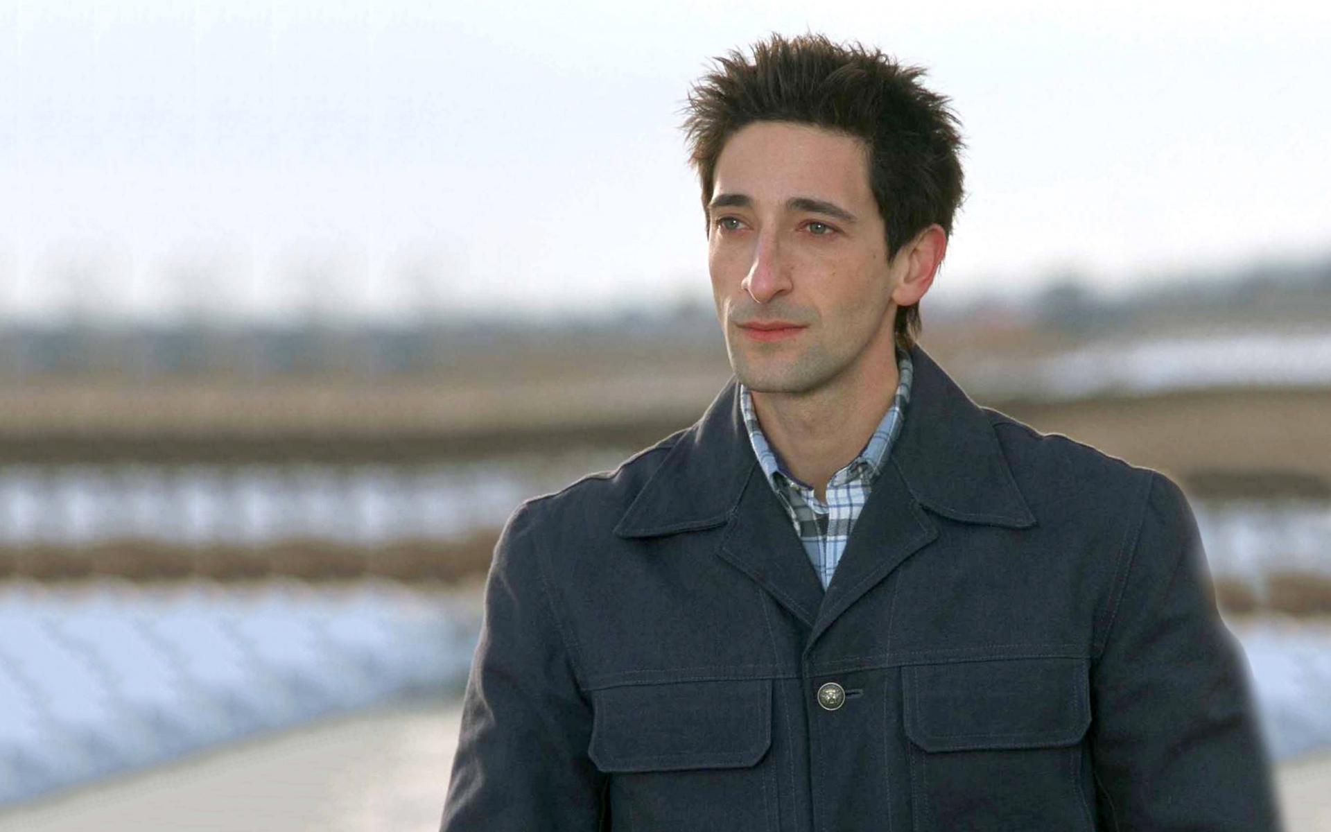 Картинки Adrien brody, брюнетка, прогулки, волосы фото и обои на рабочий стол