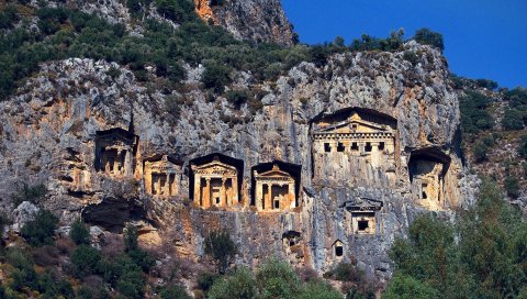 Архитектура, памятники, скала