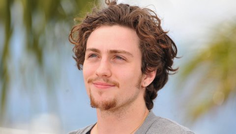 Aaron johnson, усы, улыбка, мальчик