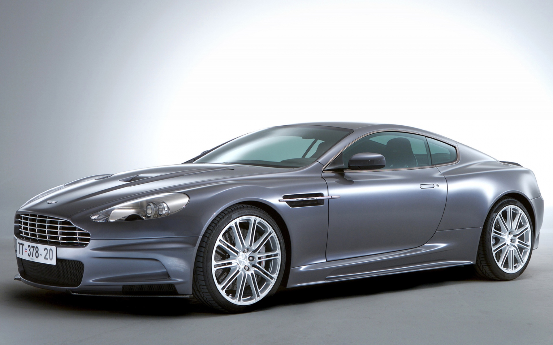 Картинки Aston martin, dbs, 2006, серый, вид сбоку, авто фото и обои на рабочий стол