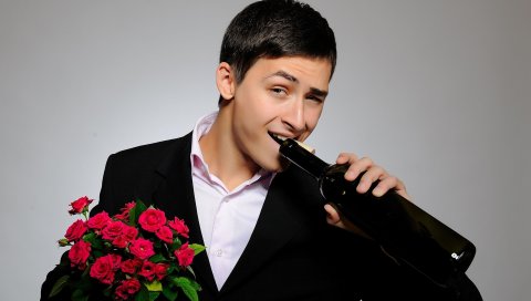 Джентльмен, красивый, костюм, человек, букет, красные розы, бутылка, глаза
