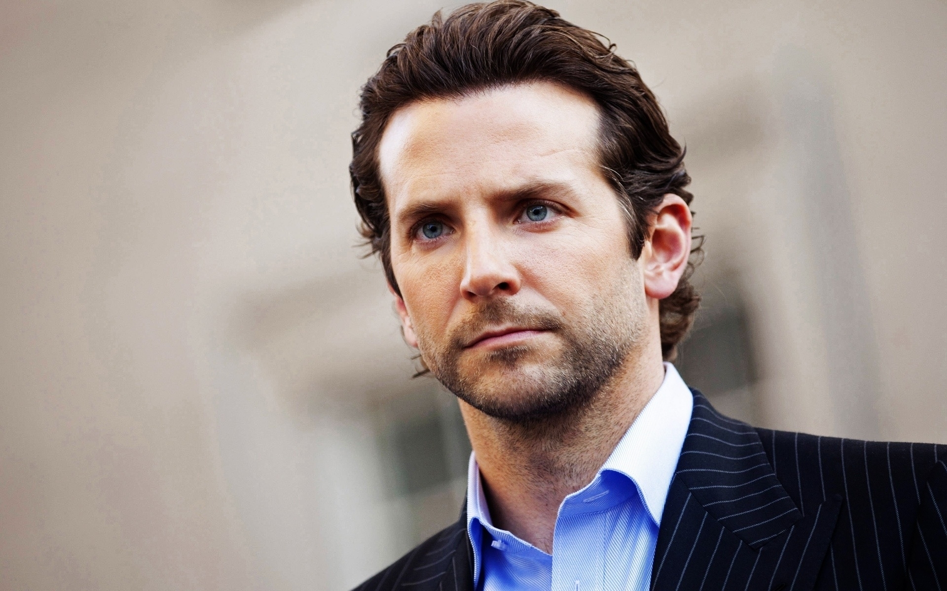 Картинки Bradley cooper, знаменитость, одежда, глаза, щетина фото и обои на рабочий стол