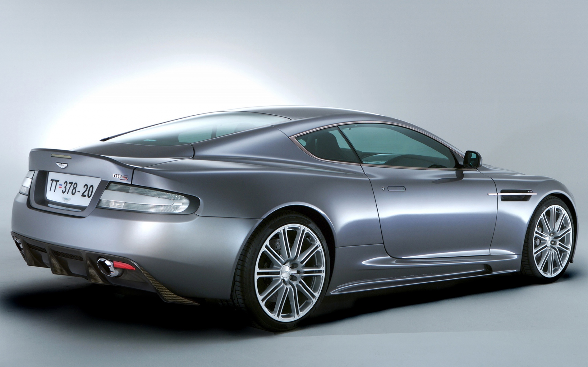 Картинки Aston martin, dbs, 2006, серый, вид сбоку, стиль, авто фото и обои на рабочий стол