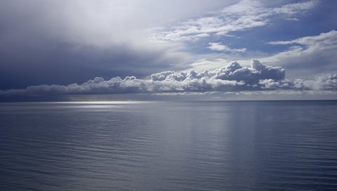 Облака, море, вода гладкая поверхность, спокойный