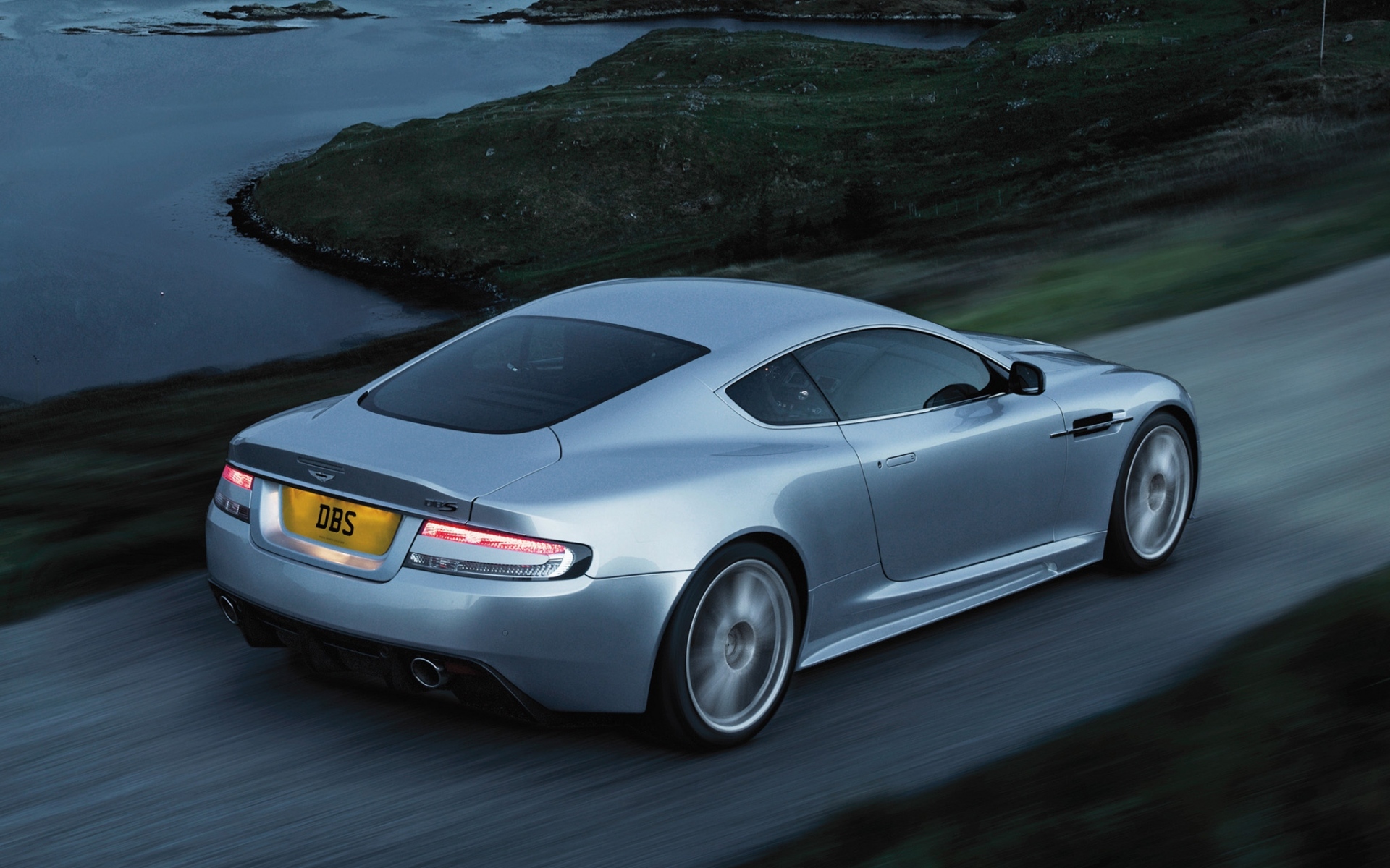 Картинки Aston martin, dbs, 2008, синий, вид сбоку, стиль, скорость, авто фото и обои на рабочий стол