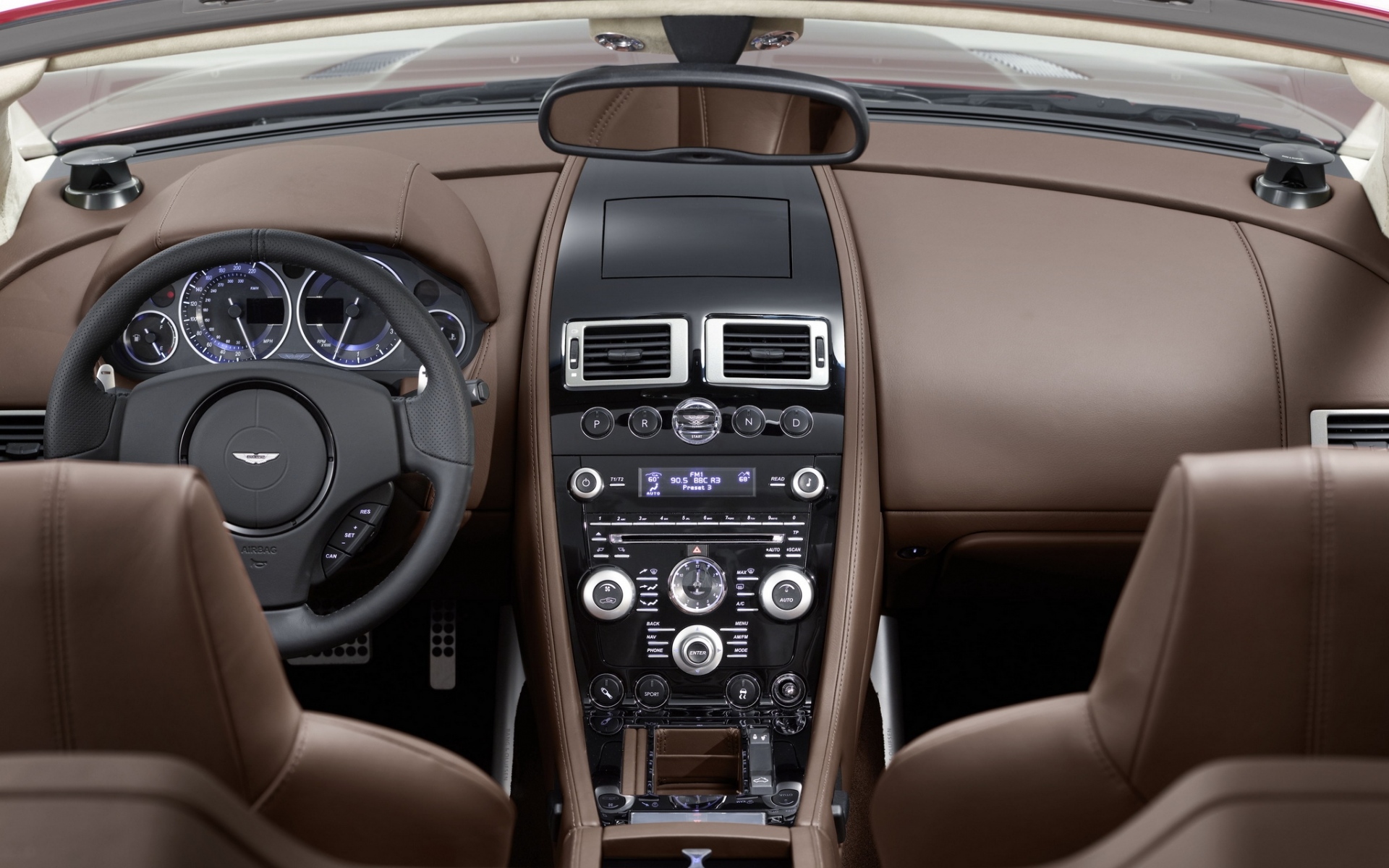 Картинки Aston martin, dbs, 2009, коричневый, интерьер, салон, руль, спидометр, стиль фото и обои на рабочий стол