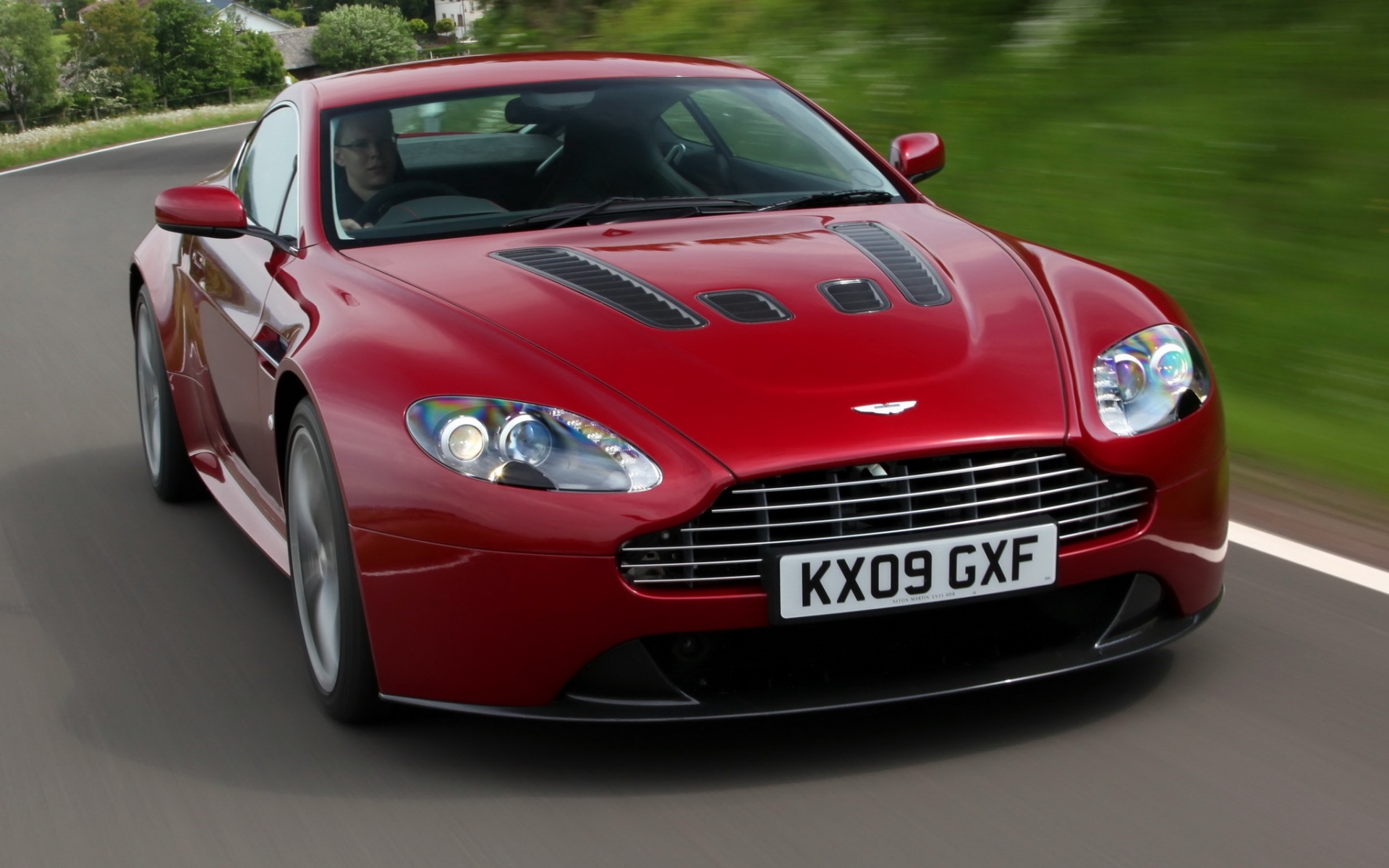 Картинки Aston martin, v12, zagato, 2012, красный, вид спереди, автомобили, стиль, скорость, природа фото и обои на рабочий стол