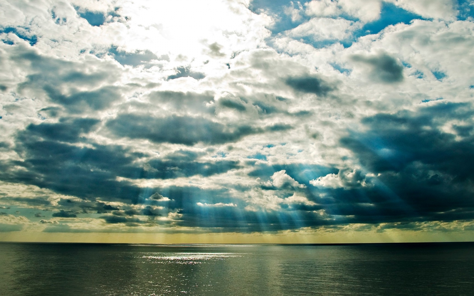 Небо поможет в хорошем. Море облаков. Море и небо. Небо море облака. Облака над морем.