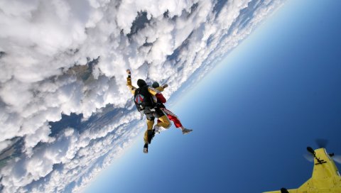 Прыжок, облака, небо, самолет, парашютисты