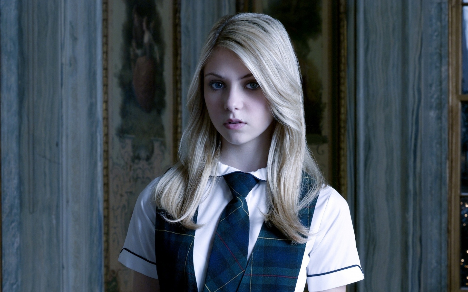 Картинки Taylor momsen, знаменитость, блондинка, рубашка, стиль, легкая кожа фото и обои на рабочий стол